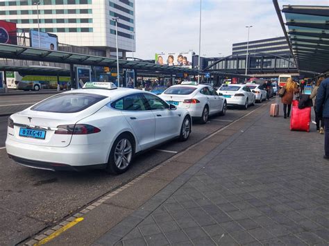 schiphol airport taxi